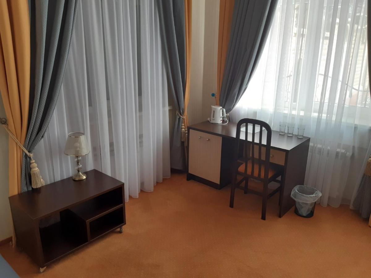 In Hotel Kamyanets-Podilski Dış mekan fotoğraf