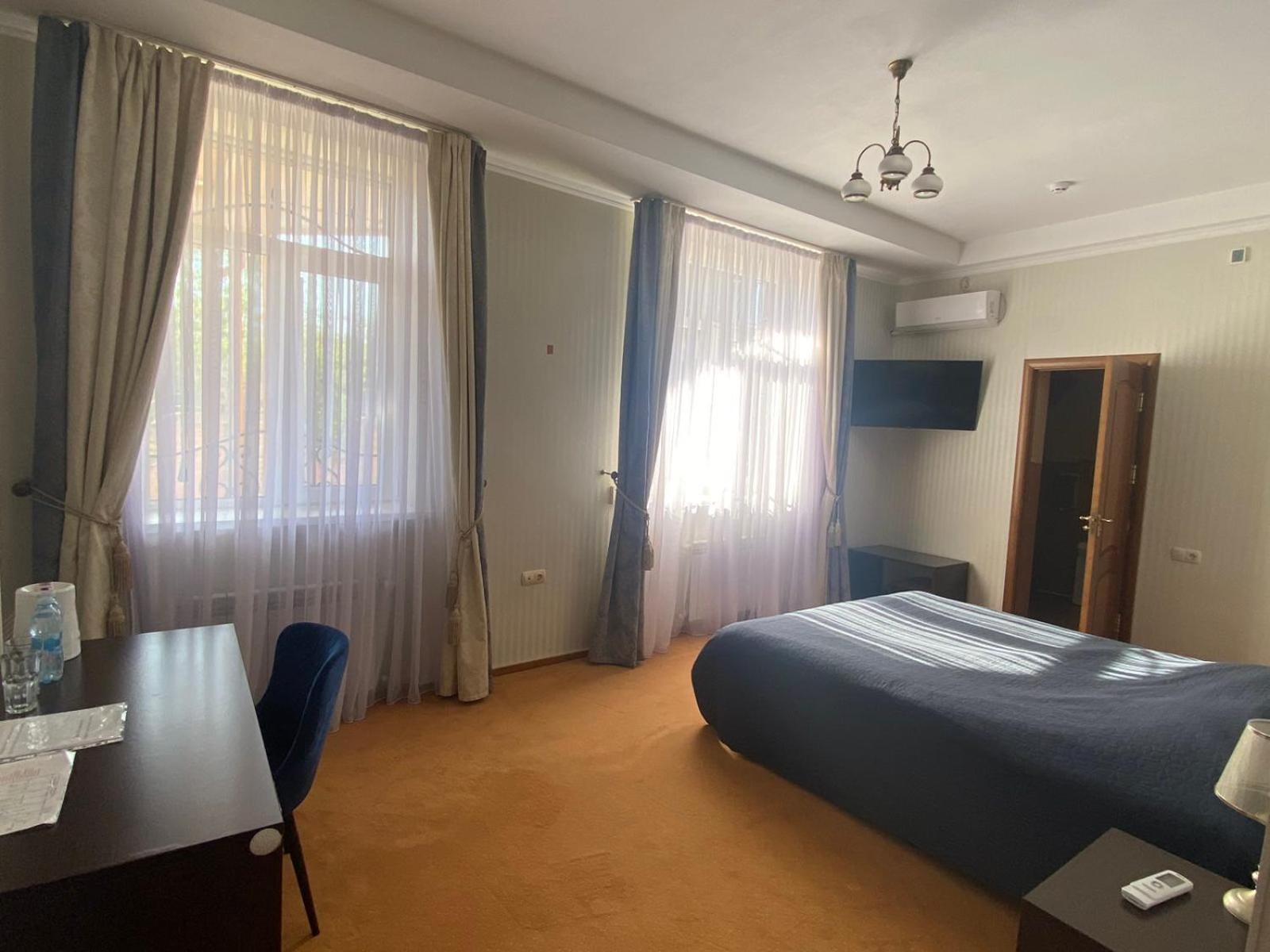 In Hotel Kamyanets-Podilski Dış mekan fotoğraf